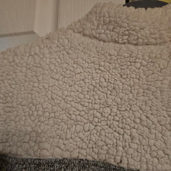 Title Nine women's quarter-snap sherpa/gray marl fleece sweater - Picture 7 of 7